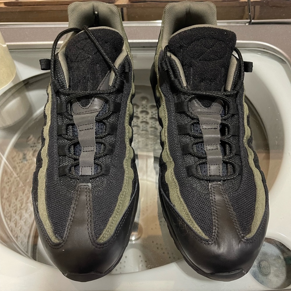 NIKE AIR MAX 95 essential